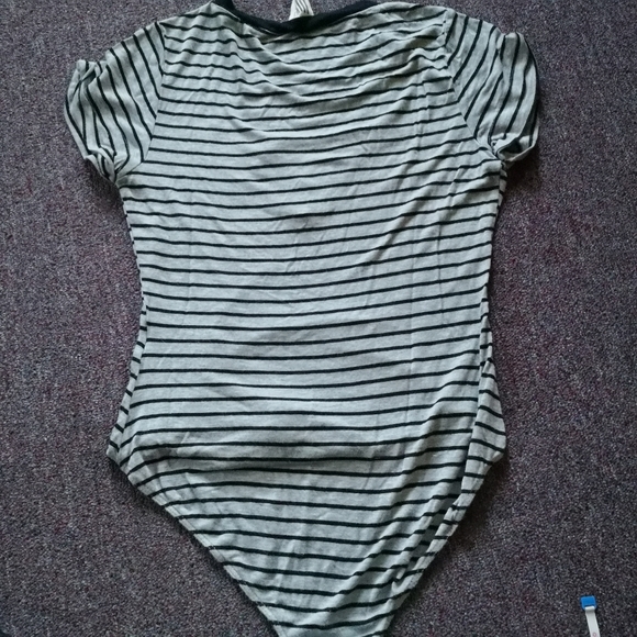 FREE PEOPLE Bodysuit T-shirt With stripes Size Medium Grey Black - Picture 11 of 15
